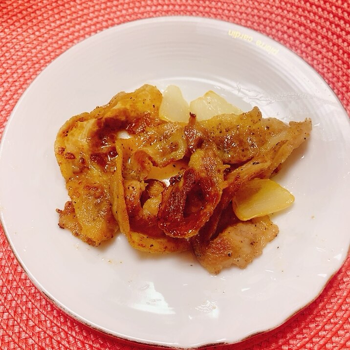カリッと豚肉炒め(にんにく風味)ෆ˚*